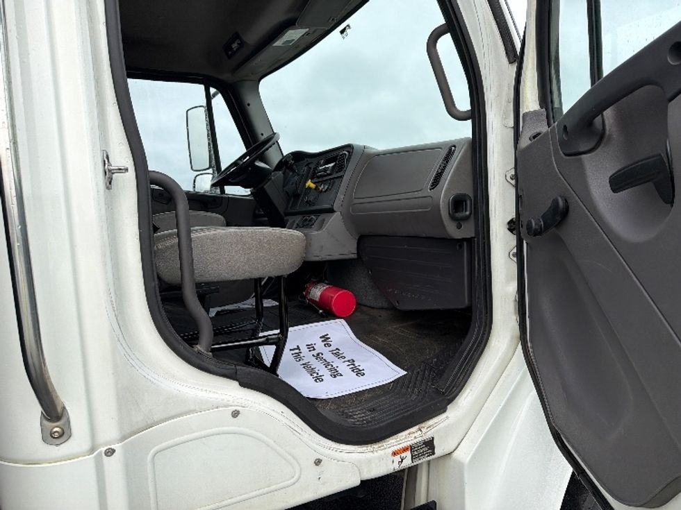 Flatbed Truck-Light and Medium Duty Trucks-Freightliner-2018-M2-Tifton-GA-221,980\n\t\tmiles-$ 39,750 - Image 15