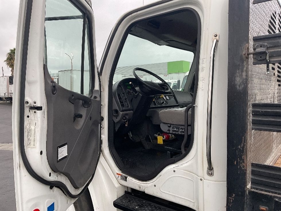 Flatbed Truck-Light and Medium Duty Trucks-Freightliner-2018-M2-Torrance-CA-165,937\n\t\tmiles-$ 43,500 - Image 14