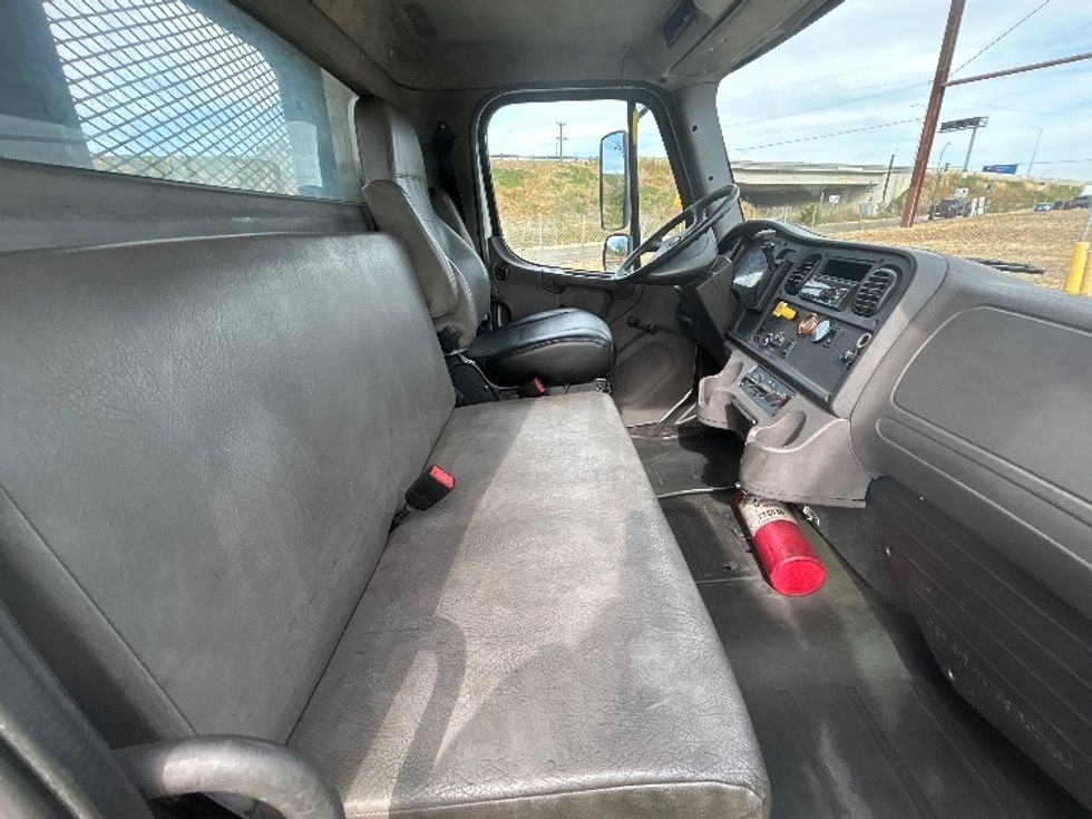 Flatbed Truck-Light and Medium Duty Trucks-Freightliner-2018-M2-Torrance-CA-186,039\n\t\tmiles-$ 45,000 - Image 17