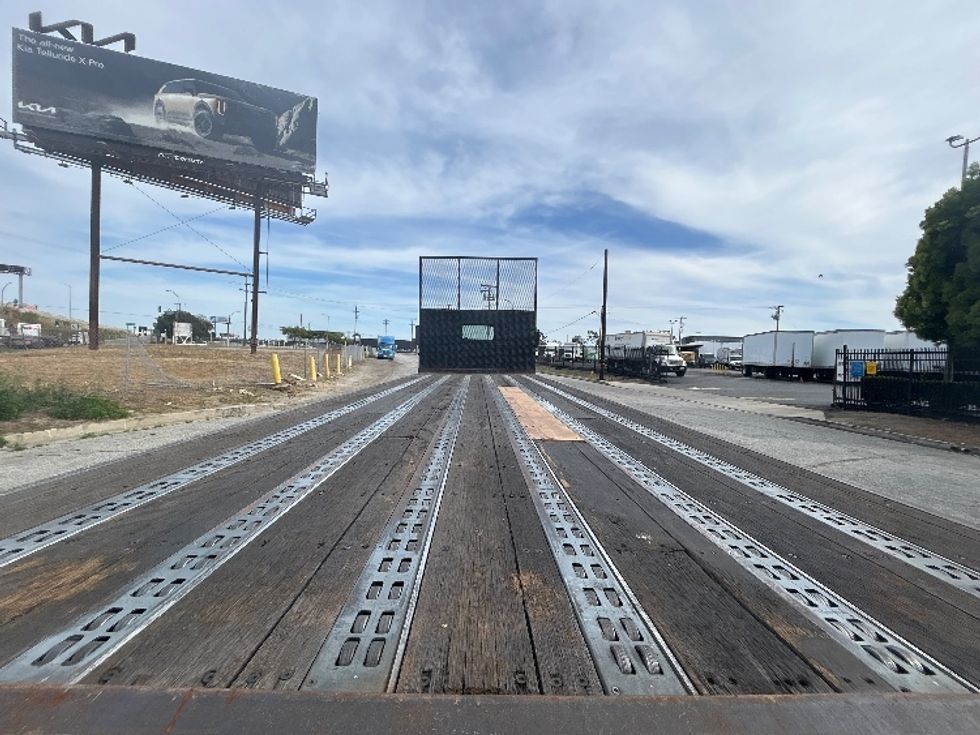 Flatbed Truck-Light and Medium Duty Trucks-Freightliner-2018-M2-Torrance-CA-186,039\n\t\tmiles-$ 45,000 - Image 8