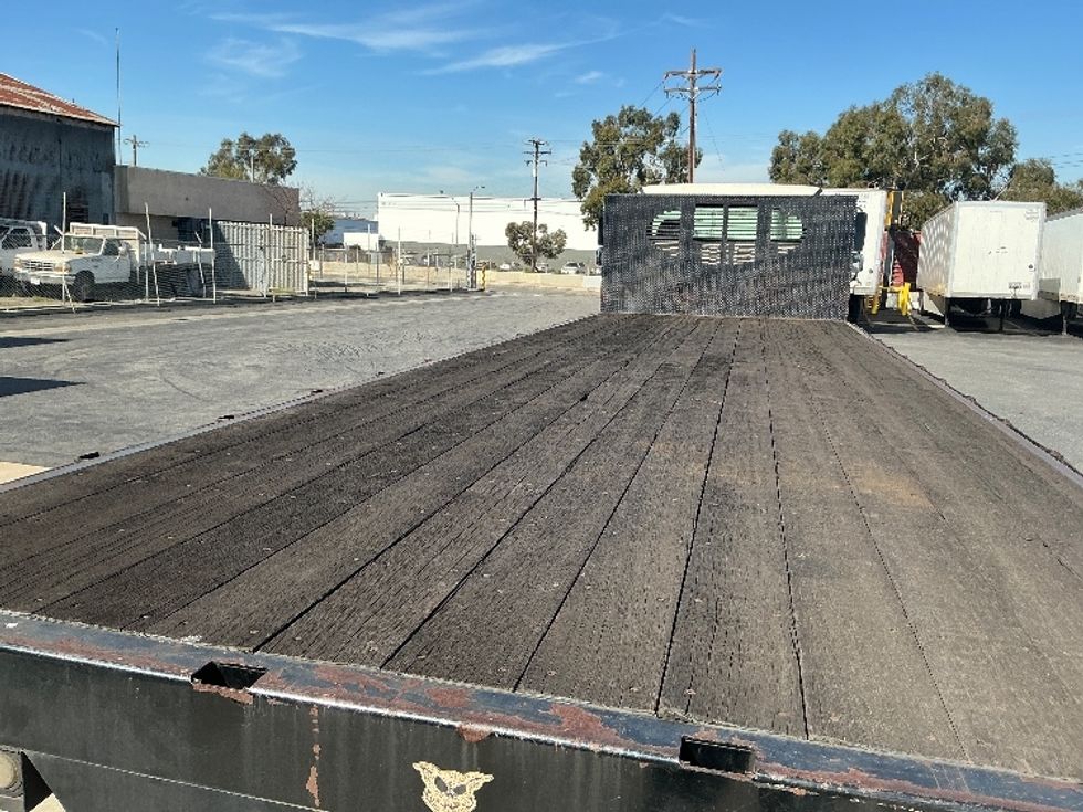 Flatbed Truck-Light and Medium Duty Trucks-Freightliner-2018-M2-Torrance-CA-204,741\n\t\tmiles-$ 55,750 - Image 11