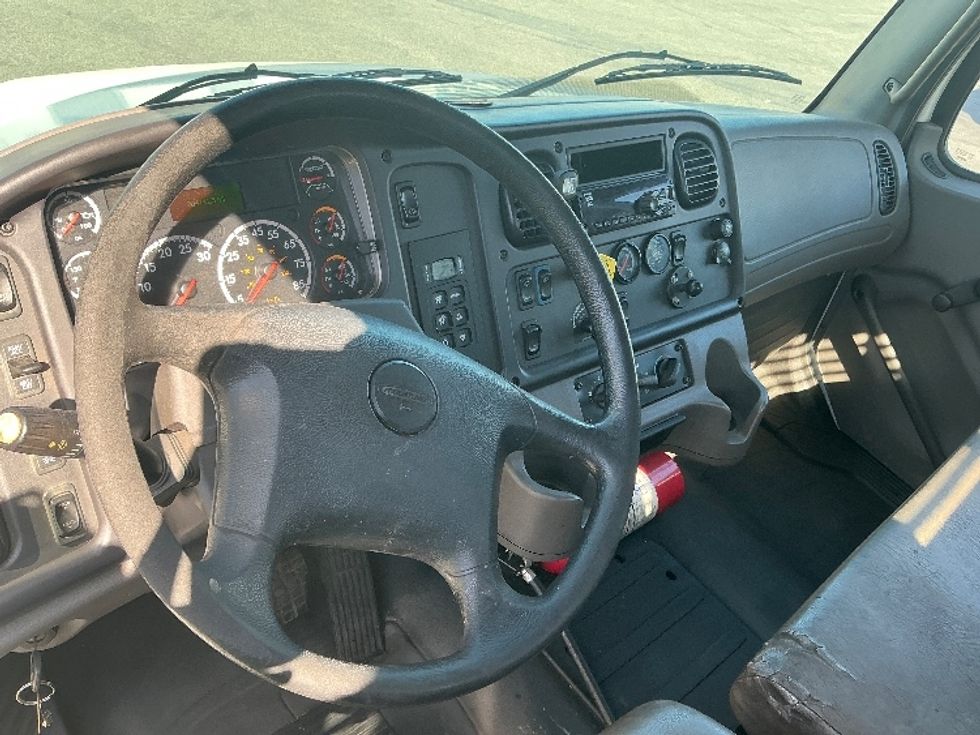 Flatbed Truck-Light and Medium Duty Trucks-Freightliner-2018-M2-Torrance-CA-204,741\n\t\tmiles-$ 55,750 - Image 17