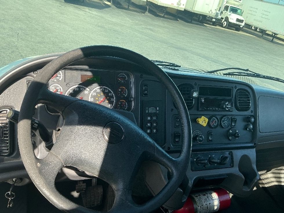 Flatbed Truck-Light and Medium Duty Trucks-Freightliner-2018-M2-Torrance-CA-204,741\n\t\tmiles-$ 55,750 - Image 18