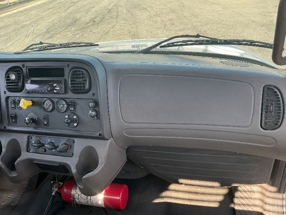 Flatbed Truck-Light and Medium Duty Trucks-Freightliner-2018-M2-Torrance-CA-204,741\n\t\tmiles-$ 55,750 - Image 21