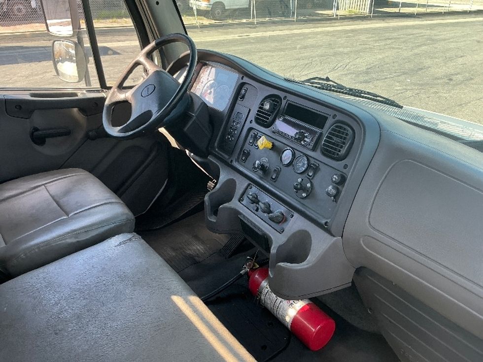 Flatbed Truck-Light and Medium Duty Trucks-Freightliner-2018-M2-Torrance-CA-204,741\n\t\tmiles-$ 55,750 - Image 22
