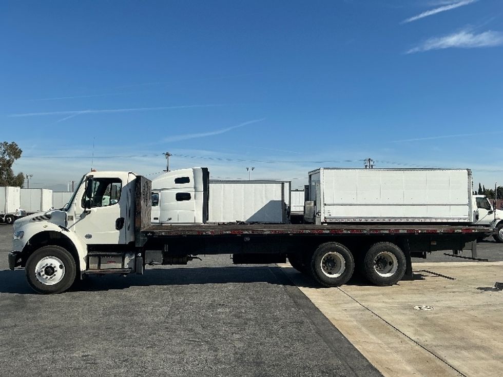 Flatbed Truck-Light and Medium Duty Trucks-Freightliner-2018-M2-Torrance-CA-204,741\n\t\tmiles-$ 55,750 - Image 4