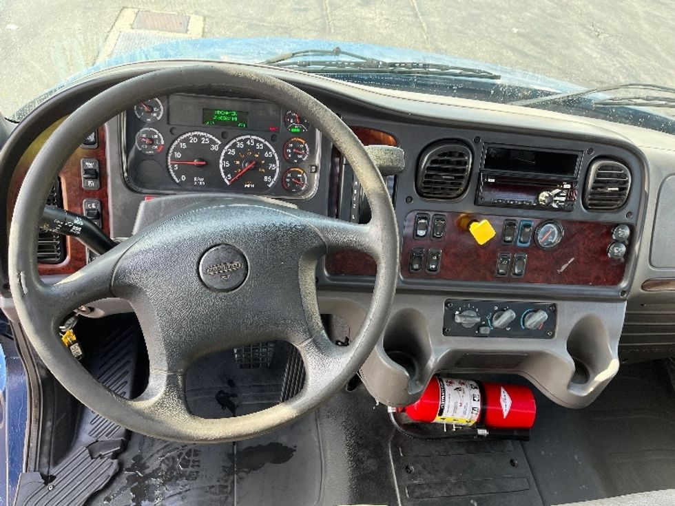 Flatbed Truck-Light and Medium Duty Trucks-Freightliner-2018-M2-Torrance-CA-206,857\n\t\tmiles-$ 39,750 - Image 17