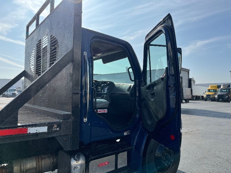 Flatbed Truck-Light and Medium Duty Trucks-Freightliner-2018-M2-Torrance-CA-206,857\n\t\tmiles-$ 39,750 - Image 19