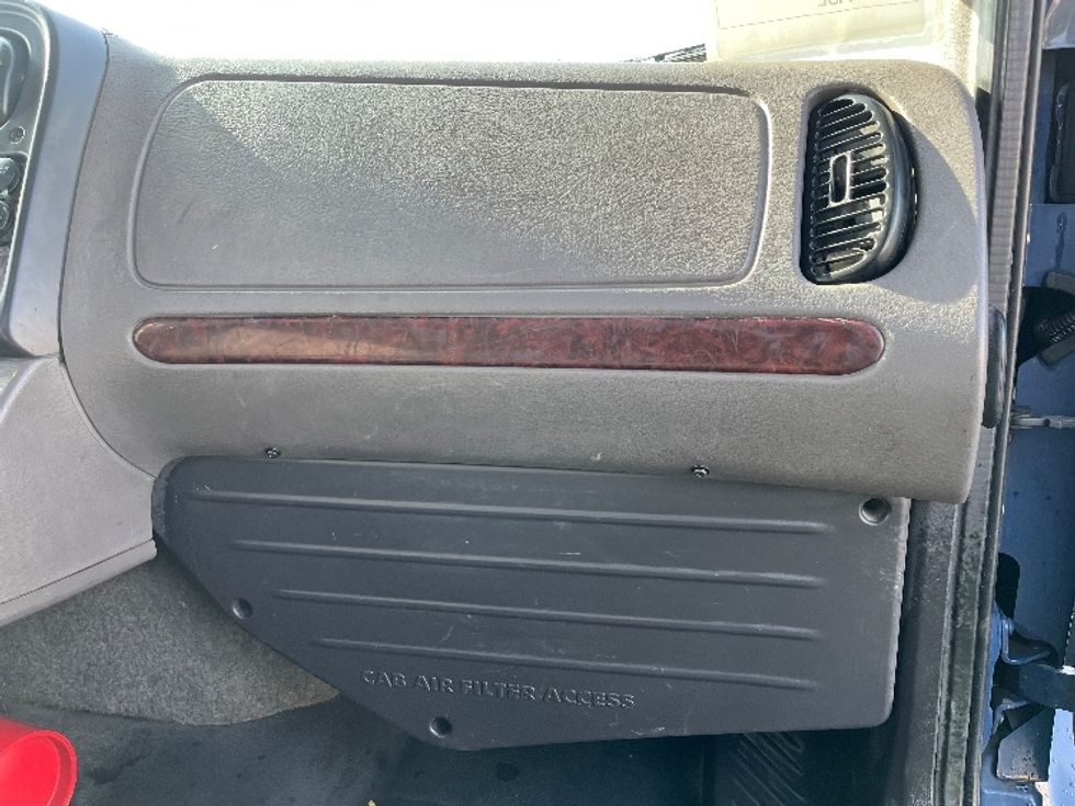 Flatbed Truck-Light and Medium Duty Trucks-Freightliner-2018-M2-Torrance-CA-206,857\n\t\tmiles-$ 39,750 - Image 20