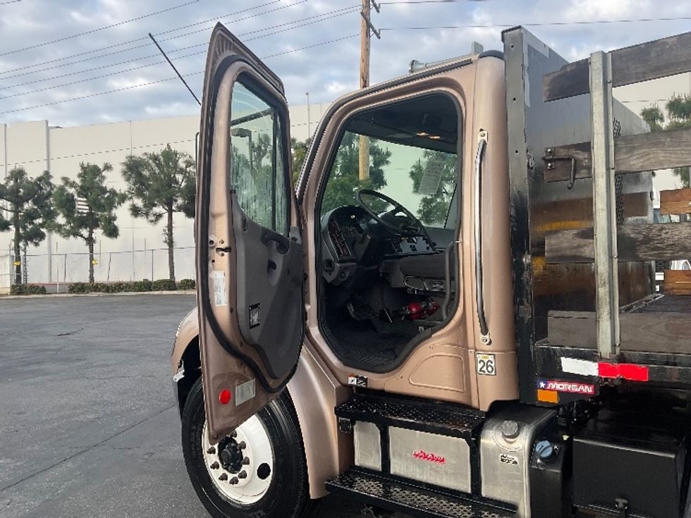 Flatbed Truck-Light and Medium Duty Trucks-Freightliner-2018-M2-Torrance-CA-239,567\n\t\tmiles-$ 32,750 - Image 16