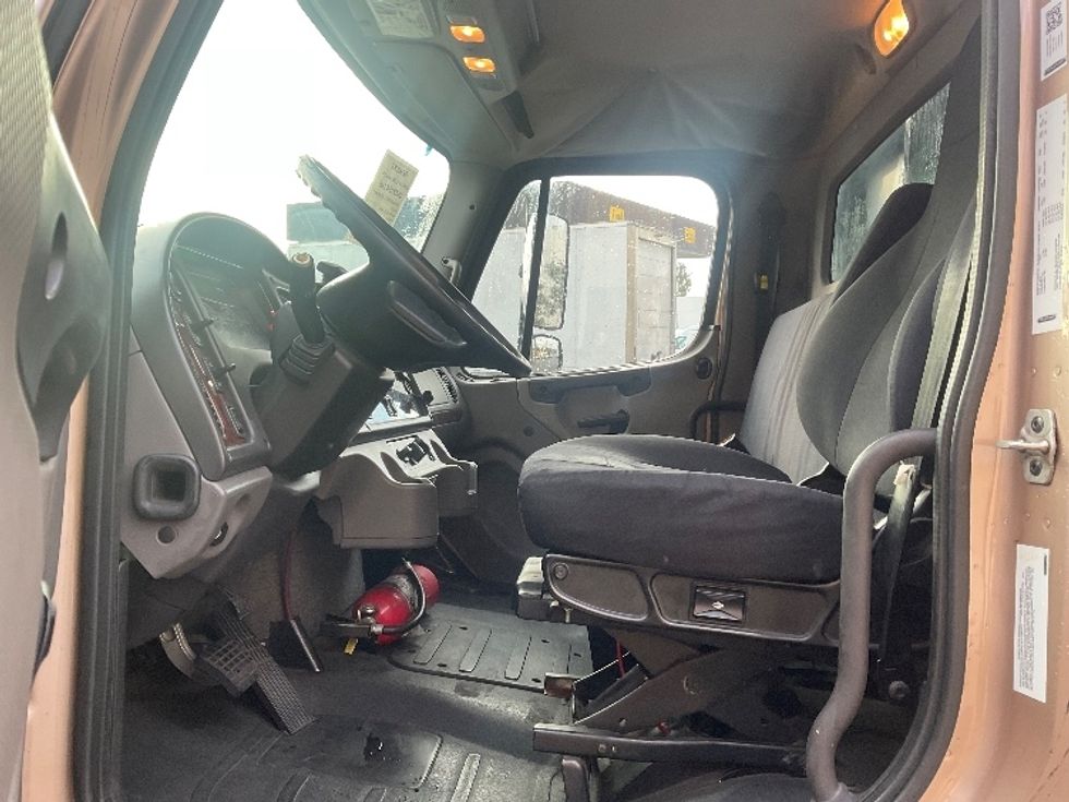 Flatbed Truck-Light and Medium Duty Trucks-Freightliner-2018-M2-Torrance-CA-239,567\n\t\tmiles-$ 32,750 - Image 17