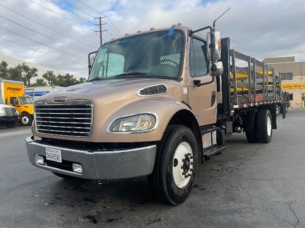 Flatbed Truck-Light and Medium Duty Trucks-Freightliner-2018-M2-Torrance-CA-239,567\n\t\tmiles-$ 32,750 - Image 3