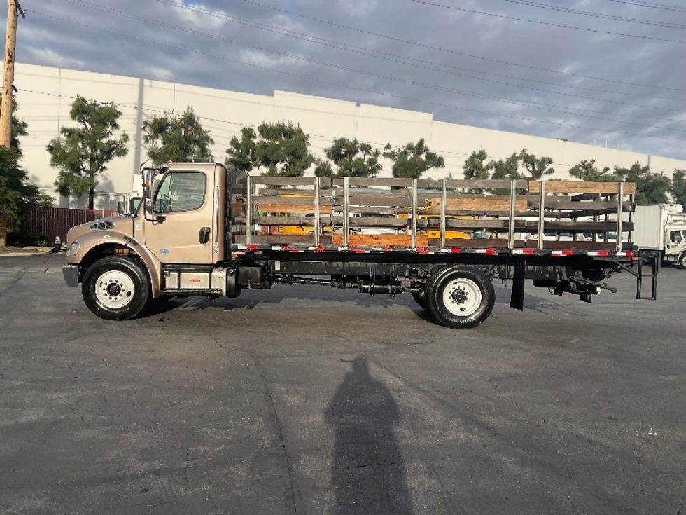 Flatbed Truck-Light and Medium Duty Trucks-Freightliner-2018-M2-Torrance-CA-239,567\n\t\tmiles-$ 32,750 - Image 4