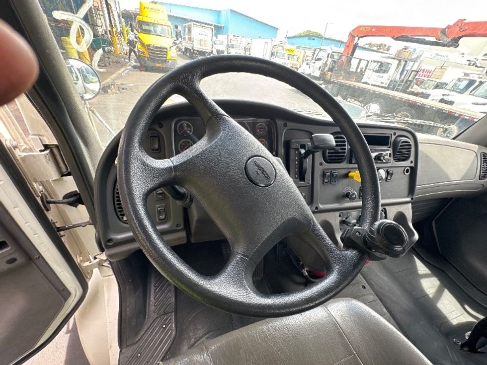 Flatbed Truck-Light and Medium Duty Trucks-Freightliner-2018-M2-Torrance-CA-70,614\n\t\tmiles-$ 46,250 - Image 17