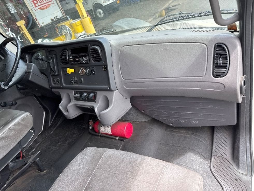 Flatbed Truck-Light and Medium Duty Trucks-Freightliner-2018-M2-Torrance-CA-70,614\n\t\tmiles-$ 46,250 - Image 21