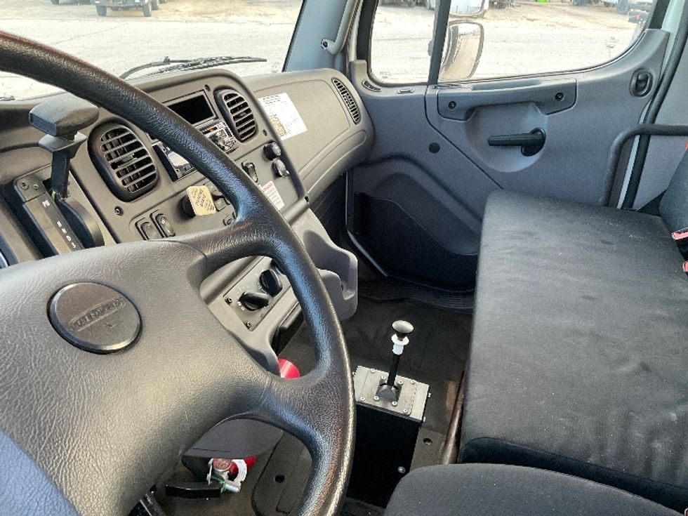 Flatbed Truck-Light and Medium Duty Trucks-Freightliner-2018-M2-Traverse City-MI-35,304\n\t\tmiles-$ 57,500 - Image 18