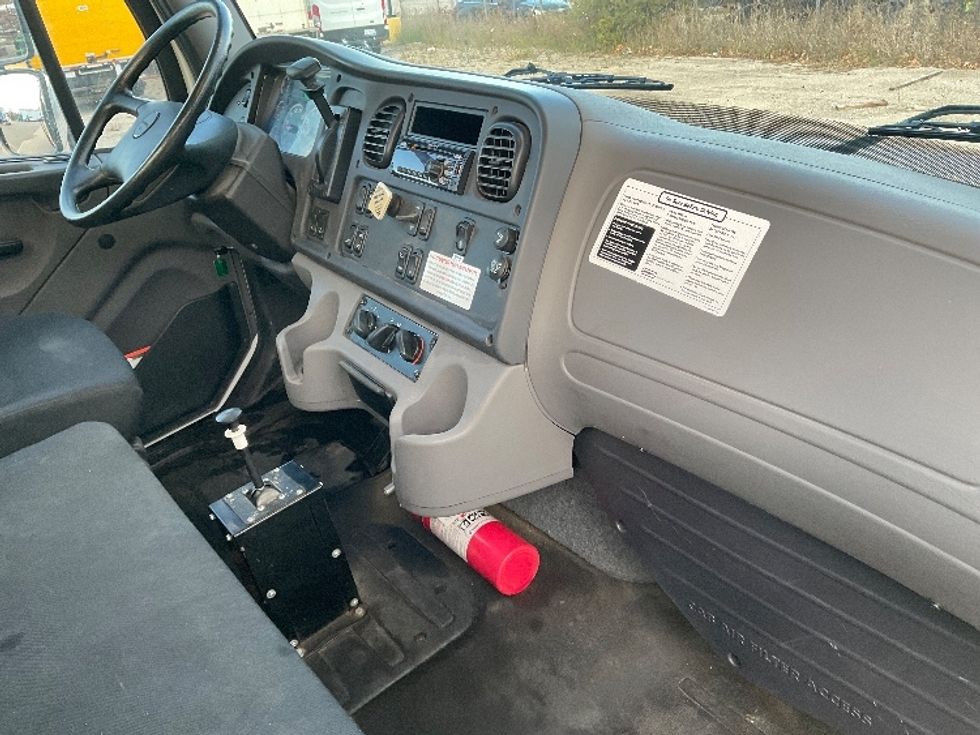 Flatbed Truck-Light and Medium Duty Trucks-Freightliner-2018-M2-Traverse City-MI-35,304\n\t\tmiles-$ 57,500 - Image 22