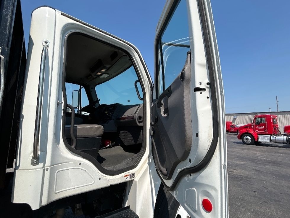 Flatbed Truck-Light and Medium Duty Trucks-Freightliner-2018-M2-Tulsa-OK-197,206\n\t\tmiles-$ 38,750 - Image 18