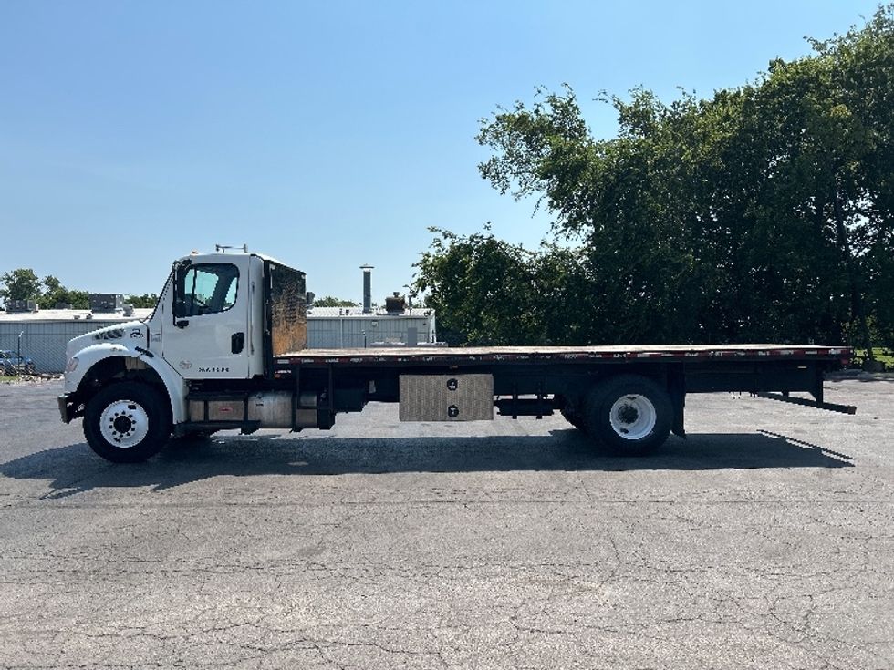 Flatbed Truck-Light and Medium Duty Trucks-Freightliner-2018-M2-Tulsa-OK-197,206\n\t\tmiles-$ 38,750 - Image 4