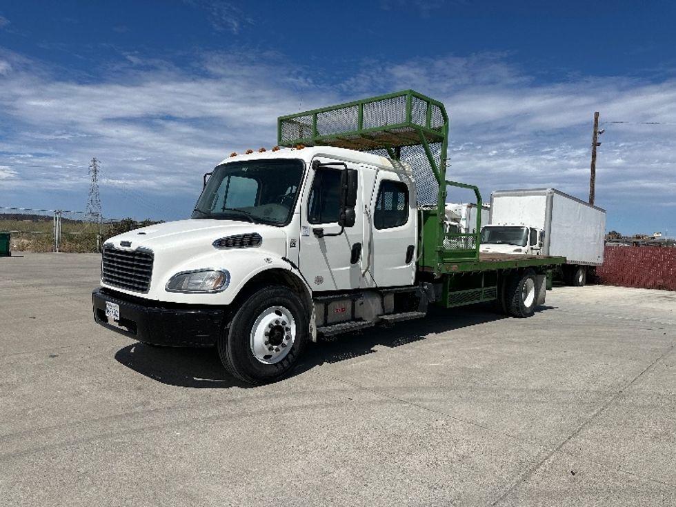 Flatbed Truck-Light and Medium Duty Trucks-Freightliner-2018-M2-West Sacramento-CA-172,943\n\t\tmiles-$ 56,750 - Image 1