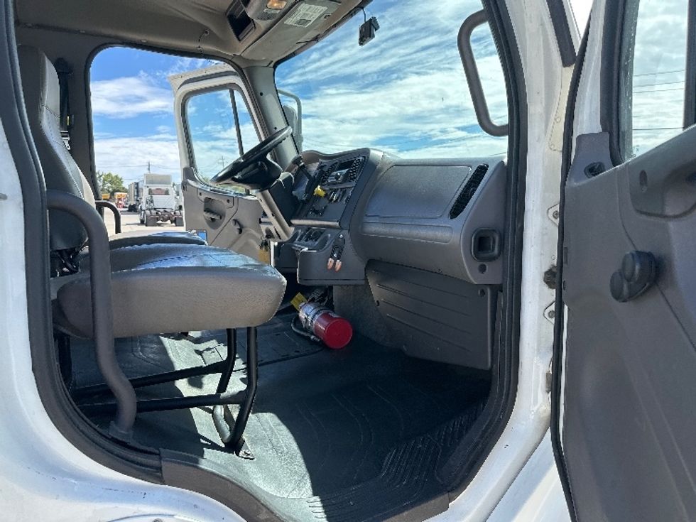 Flatbed Truck-Light and Medium Duty Trucks-Freightliner-2018-M2-West Sacramento-CA-172,943\n\t\tmiles-$ 56,750 - Image 20