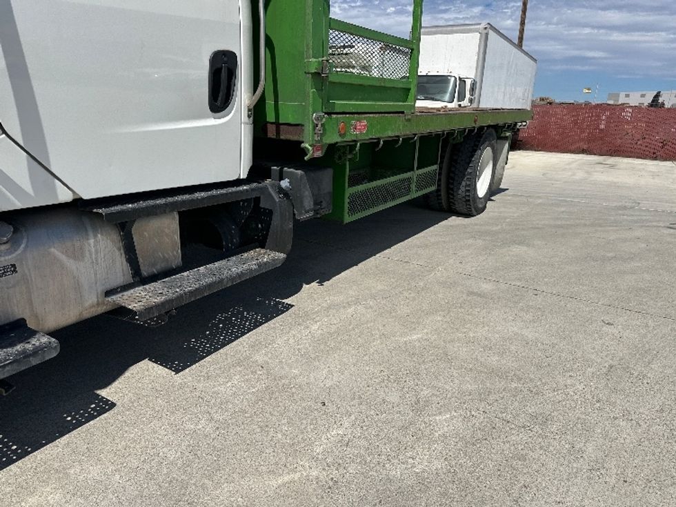 Flatbed Truck-Light and Medium Duty Trucks-Freightliner-2018-M2-West Sacramento-CA-172,943\n\t\tmiles-$ 56,750 - Image 5
