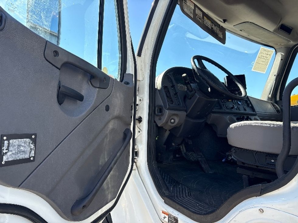 Flatbed Truck-Light and Medium Duty Trucks-Freightliner-2018-M2-West Sacramento-CA-254,178\n\t\tmiles-$ 52,500 - Image 16