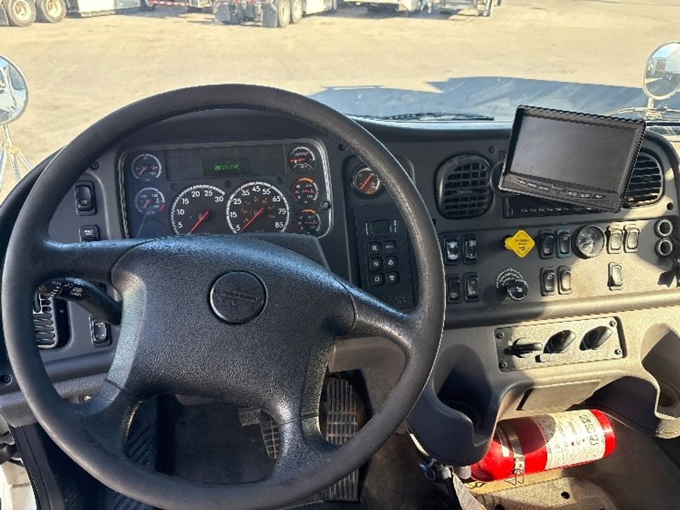 Flatbed Truck-Light and Medium Duty Trucks-Freightliner-2018-M2-West Sacramento-CA-254,178\n\t\tmiles-$ 52,500 - Image 18