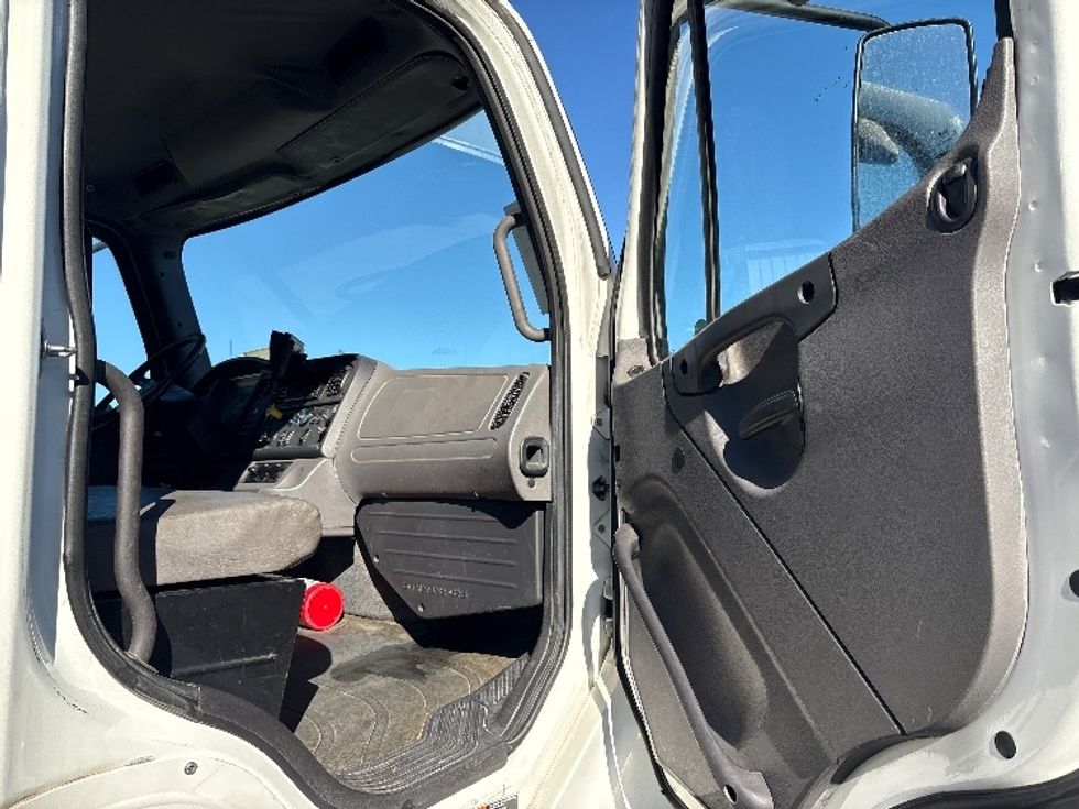 Flatbed Truck-Light and Medium Duty Trucks-Freightliner-2018-M2-West Sacramento-CA-254,178\n\t\tmiles-$ 52,500 - Image 20