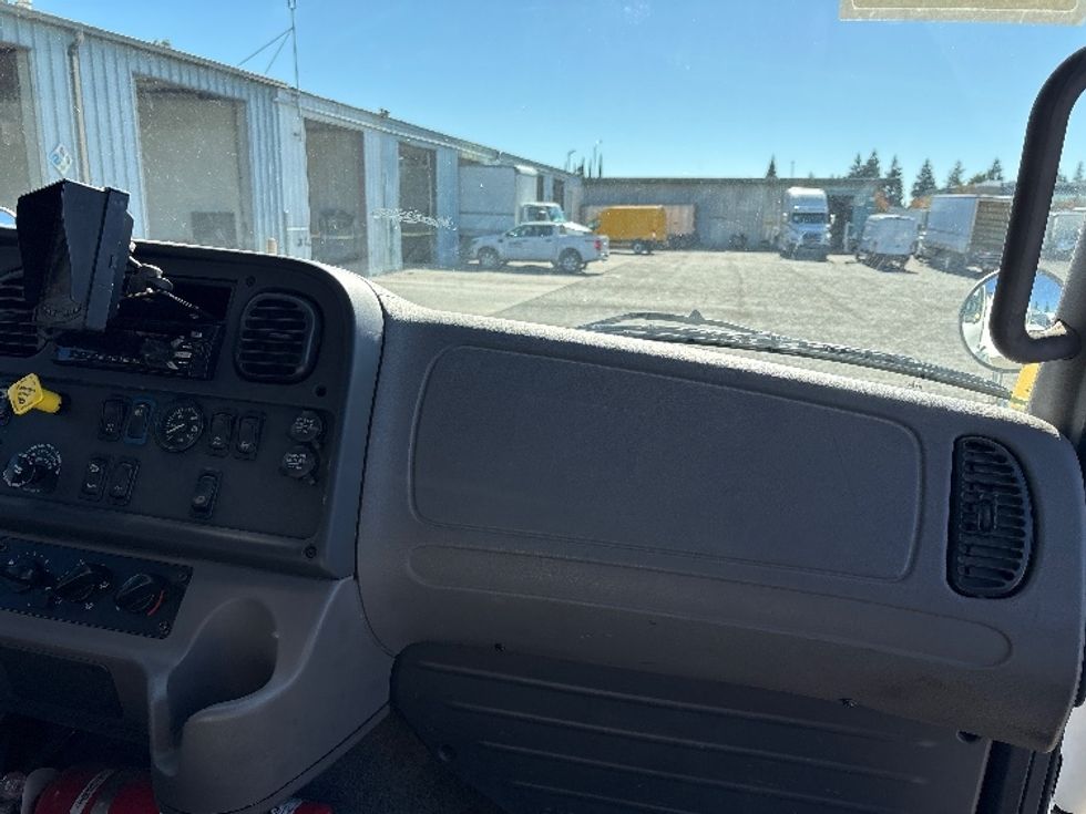 Flatbed Truck-Light and Medium Duty Trucks-Freightliner-2018-M2-West Sacramento-CA-254,178\n\t\tmiles-$ 52,500 - Image 21