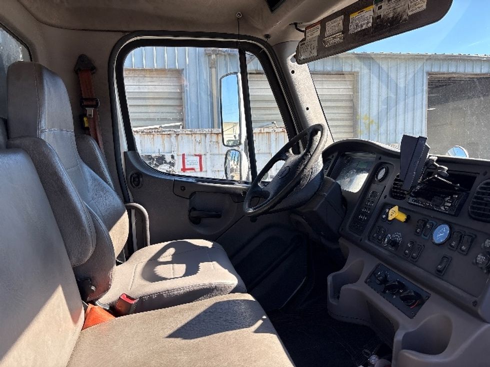 Flatbed Truck-Light and Medium Duty Trucks-Freightliner-2018-M2-West Sacramento-CA-254,178\n\t\tmiles-$ 52,500 - Image 22