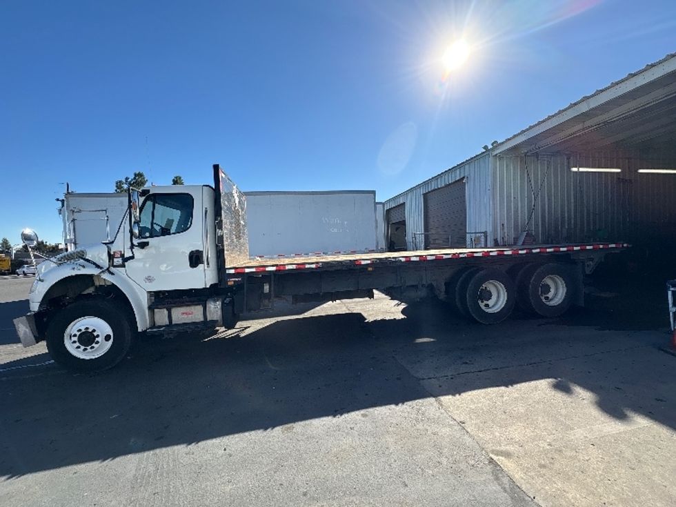 Flatbed Truck-Light and Medium Duty Trucks-Freightliner-2018-M2-West Sacramento-CA-254,178\n\t\tmiles-$ 52,500 - Image 4