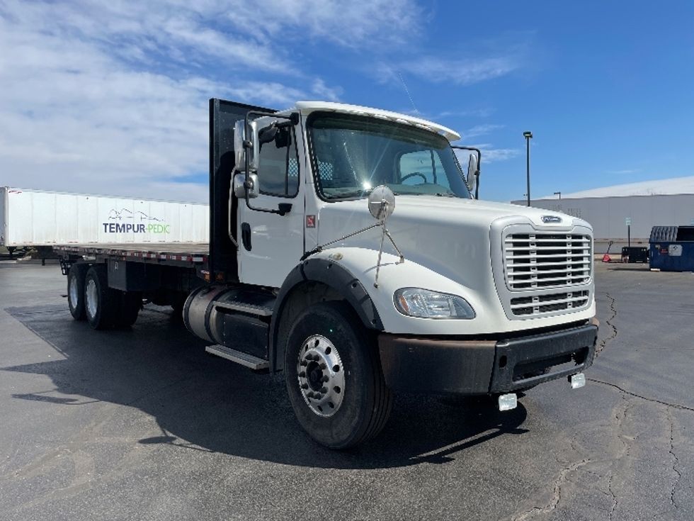 Flatbed Truck-Light and Medium Duty Trucks-Freightliner-2018-M211264S-Aurora-CO-182,941\n\t\tmiles-$ 100,250 - Image 1