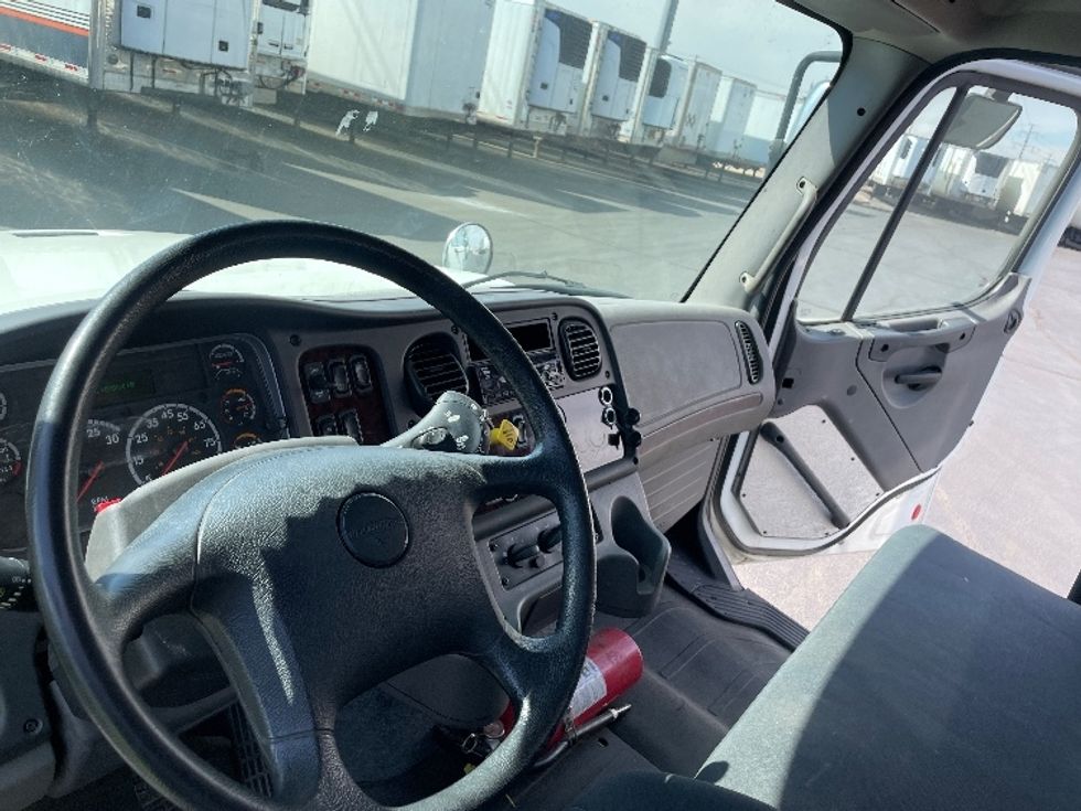 Flatbed Truck-Light and Medium Duty Trucks-Freightliner-2018-M211264S-Aurora-CO-182,941\n\t\tmiles-$ 100,250 - Image 16