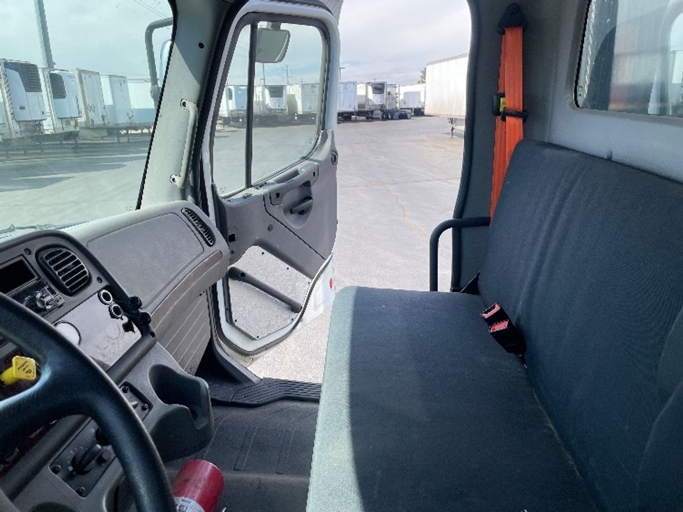 Flatbed Truck-Light and Medium Duty Trucks-Freightliner-2018-M211264S-Aurora-CO-182,941\n\t\tmiles-$ 100,250 - Image 18