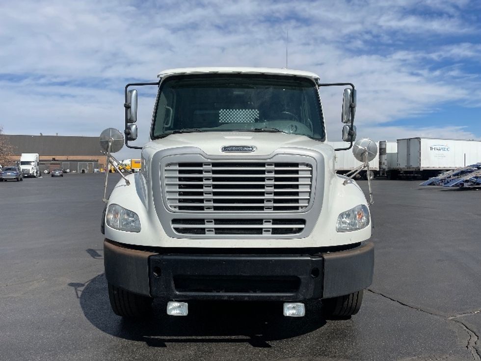 Flatbed Truck-Light and Medium Duty Trucks-Freightliner-2018-M211264S-Aurora-CO-182,941\n\t\tmiles-$ 100,250 - Image 2