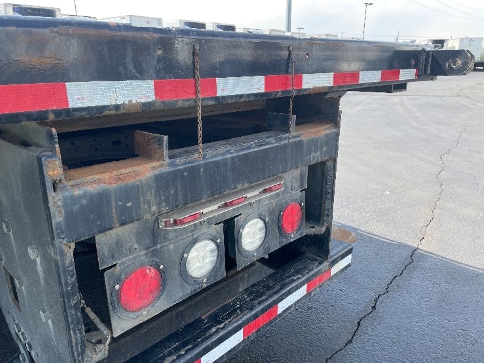 Flatbed Truck-Light and Medium Duty Trucks-Freightliner-2018-M211264S-Aurora-CO-182,941\n\t\tmiles-$ 100,250 - Image 28