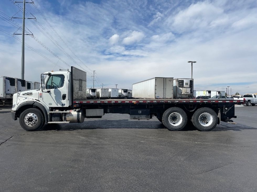 Flatbed Truck-Light and Medium Duty Trucks-Freightliner-2018-M211264S-Aurora-CO-182,941\n\t\tmiles-$ 100,250 - Image 4