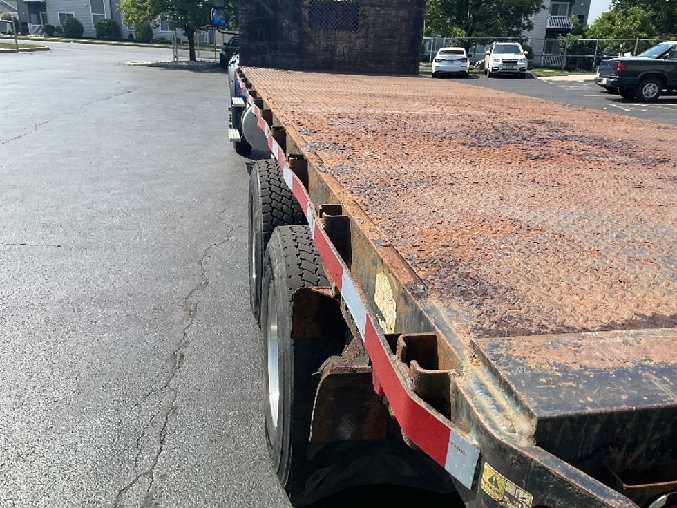 Flatbed Truck-Light and Medium Duty Trucks-Freightliner-2018-M211264S-Bethlehem-PA-165,330\n\t\tmiles-$ 73,000 - Image 11