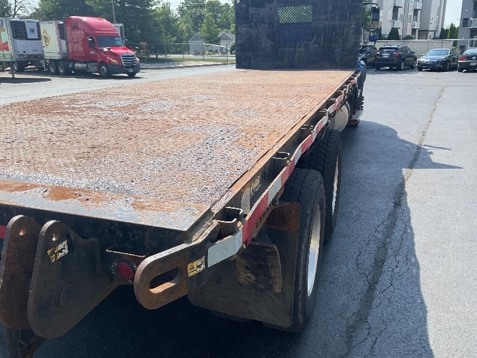 Flatbed Truck-Light and Medium Duty Trucks-Freightliner-2018-M211264S-Bethlehem-PA-165,330\n\t\tmiles-$ 73,000 - Image 12