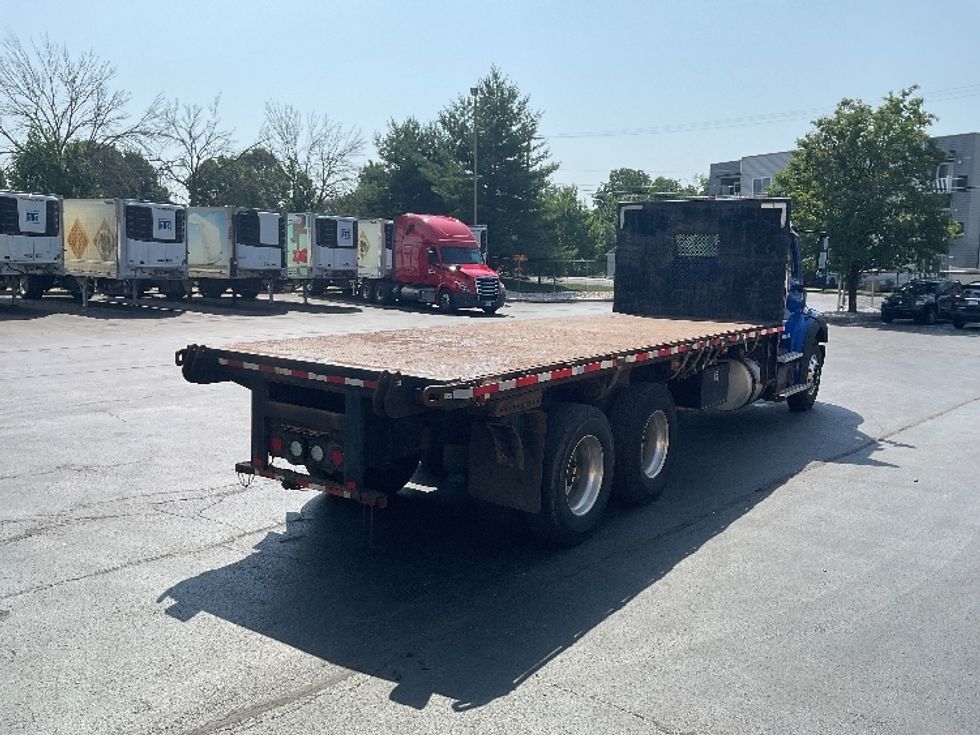 Flatbed Truck-Light and Medium Duty Trucks-Freightliner-2018-M211264S-Bethlehem-PA-165,330\n\t\tmiles-$ 73,000 - Image 13