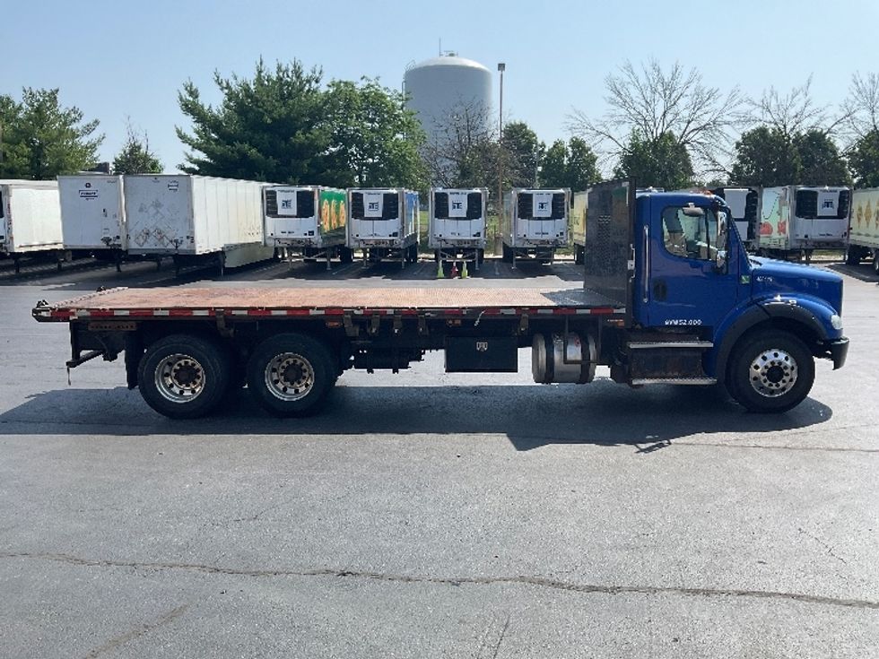 Flatbed Truck-Light and Medium Duty Trucks-Freightliner-2018-M211264S-Bethlehem-PA-165,330\n\t\tmiles-$ 73,000 - Image 15
