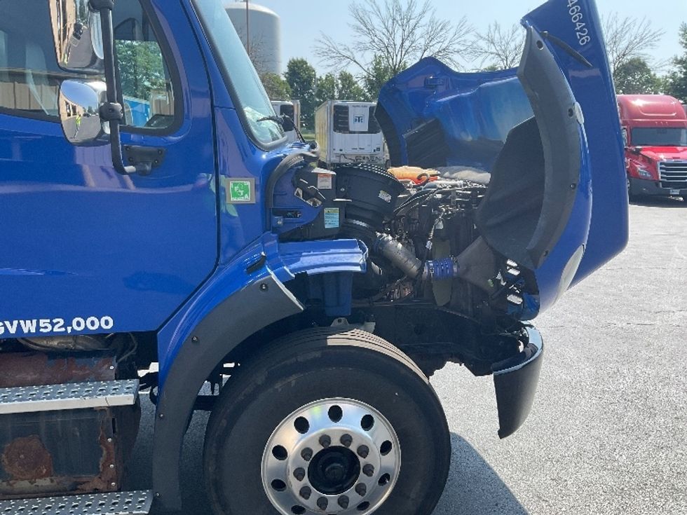 Flatbed Truck-Light and Medium Duty Trucks-Freightliner-2018-M211264S-Bethlehem-PA-165,330\n\t\tmiles-$ 73,000 - Image 23