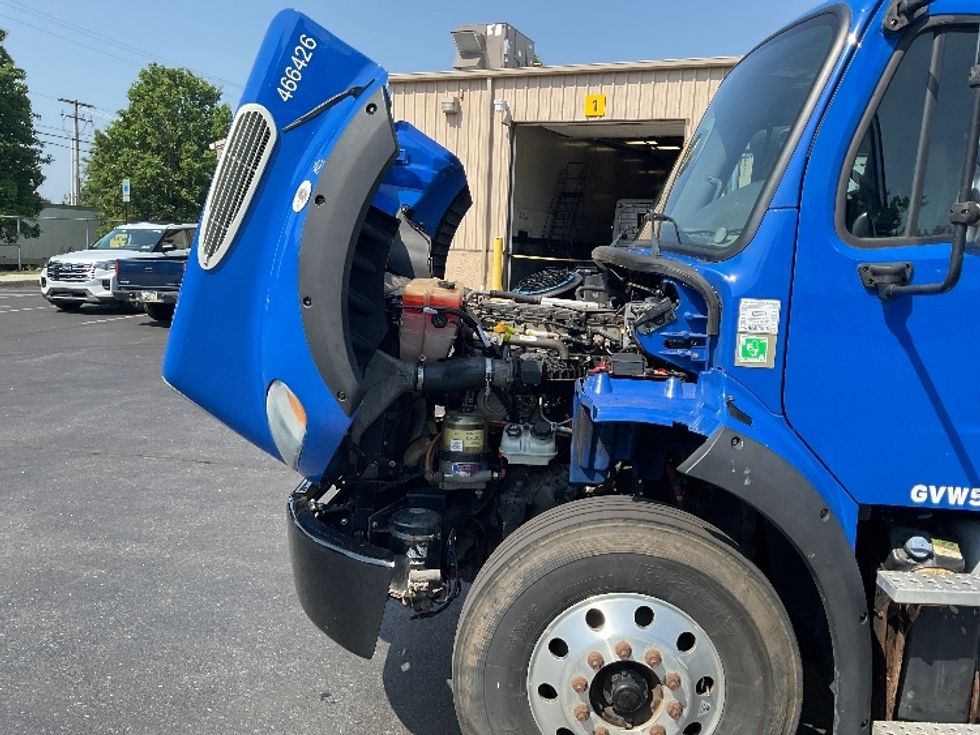 Flatbed Truck-Light and Medium Duty Trucks-Freightliner-2018-M211264S-Bethlehem-PA-165,330\n\t\tmiles-$ 73,000 - Image 24