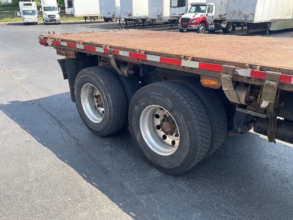 Flatbed Truck-Light and Medium Duty Trucks-Freightliner-2018-M211264S-Bethlehem-PA-165,330\n\t\tmiles-$ 73,000 - Image 25