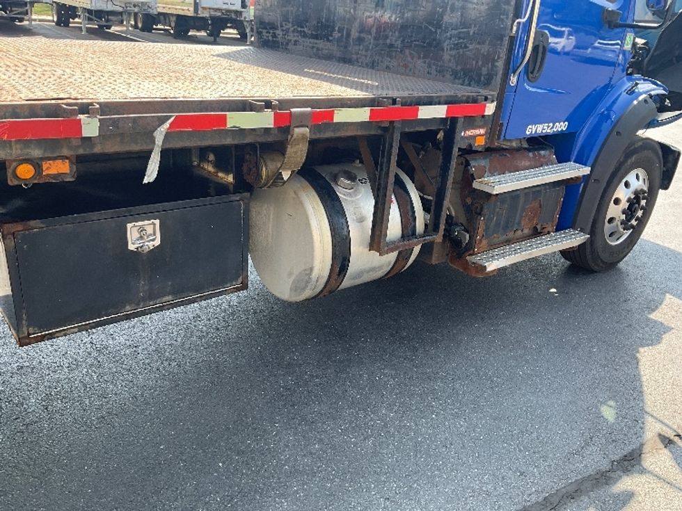 Flatbed Truck-Light and Medium Duty Trucks-Freightliner-2018-M211264S-Bethlehem-PA-165,330\n\t\tmiles-$ 73,000 - Image 26