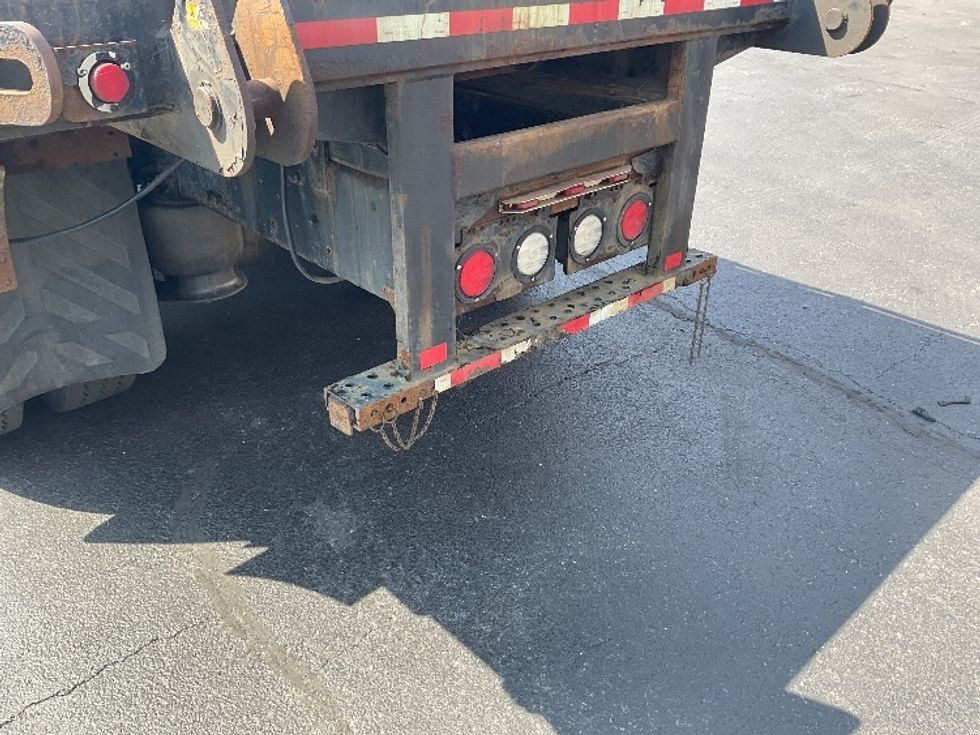 Flatbed Truck-Light and Medium Duty Trucks-Freightliner-2018-M211264S-Bethlehem-PA-165,330\n\t\tmiles-$ 73,000 - Image 28