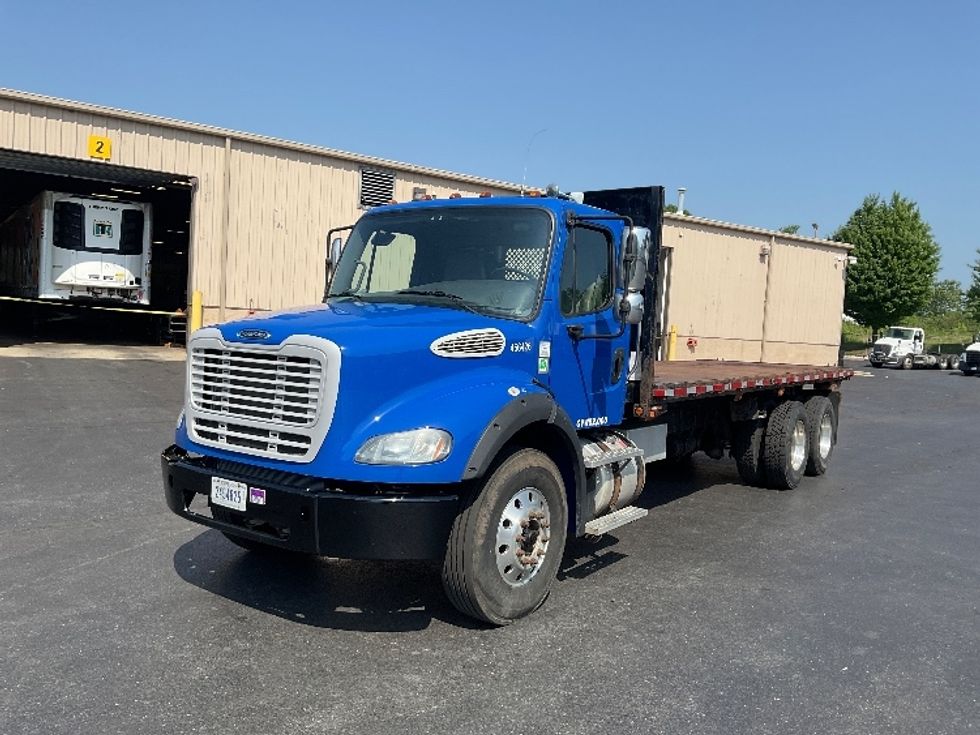 Flatbed Truck-Light and Medium Duty Trucks-Freightliner-2018-M211264S-Bethlehem-PA-165,330\n\t\tmiles-$ 73,000 - Image 3