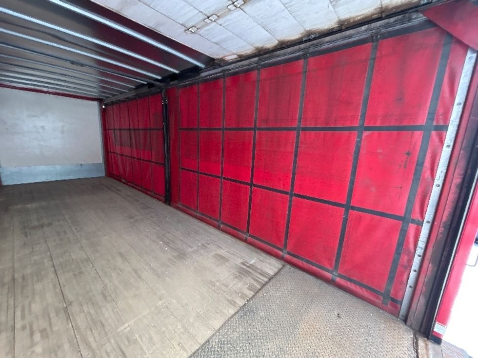 Flatbed Truck-Light and Medium Duty Trucks-Freightliner-2018-M211264S-Brooklyn Park-MN-215,152\n\t\tmiles-$ 81,000 - Image 11