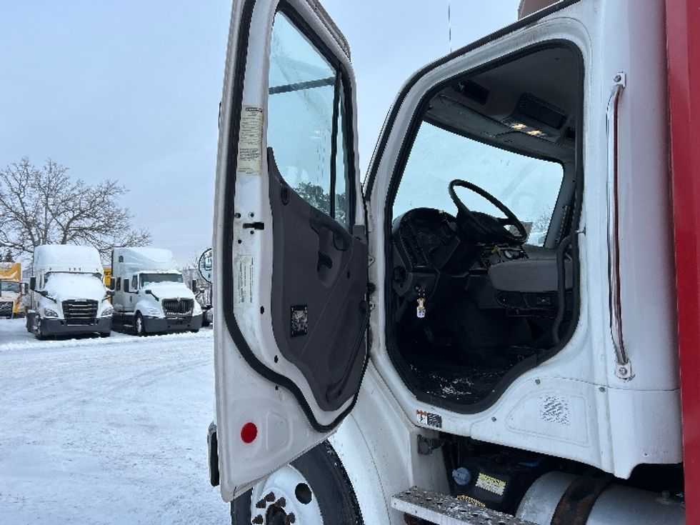 Flatbed Truck-Light and Medium Duty Trucks-Freightliner-2018-M211264S-Brooklyn Park-MN-215,152\n\t\tmiles-$ 81,000 - Image 15